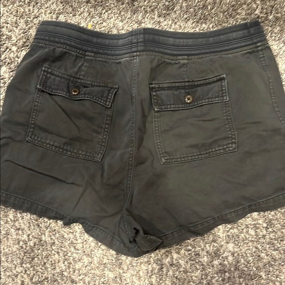 GAP Black Khaki Shorts - Picture 3 of 3